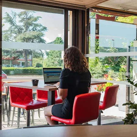 Ibis Colmar Est - Restaurant En Alsace ホテル オルブール＝ヴィール